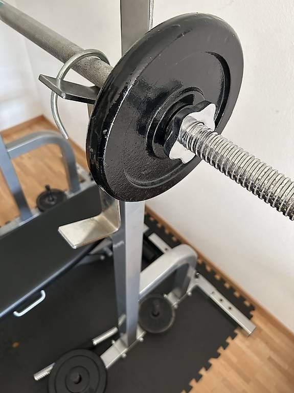 Hometrainer: Hantelbank mit Gewichten – Usato da Wettingen venduto da zesiziesi 3