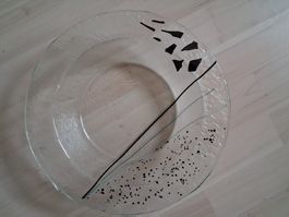 GLASSCHALE MIT SCHWARZ