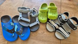 4 Paar Sandalen Gr. 30-36, Adidas, Teva