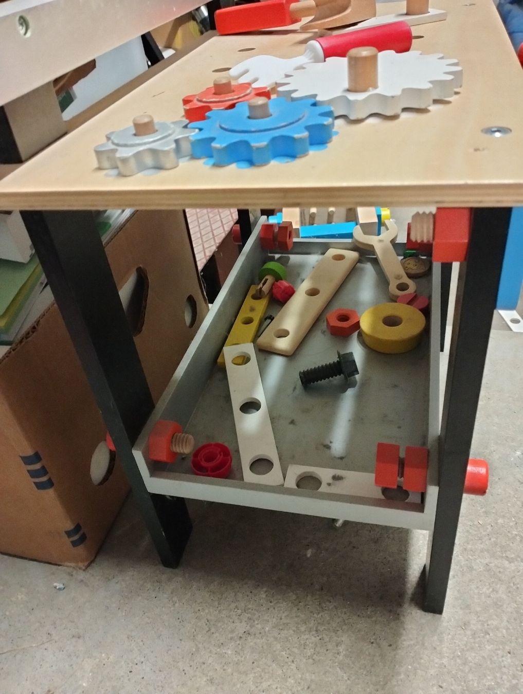 Janod Spielzeuge: Kinder Werkzeugbank – Gebraucht aus Zetzwil von chr_ng2b 1