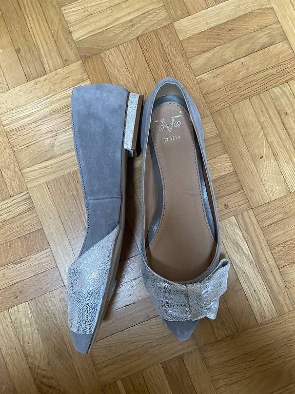 Versace Scarpe da donna: Versace Schuhe Ballerina gr 38 – Usato da Basel venduto da vla_6zt2 1