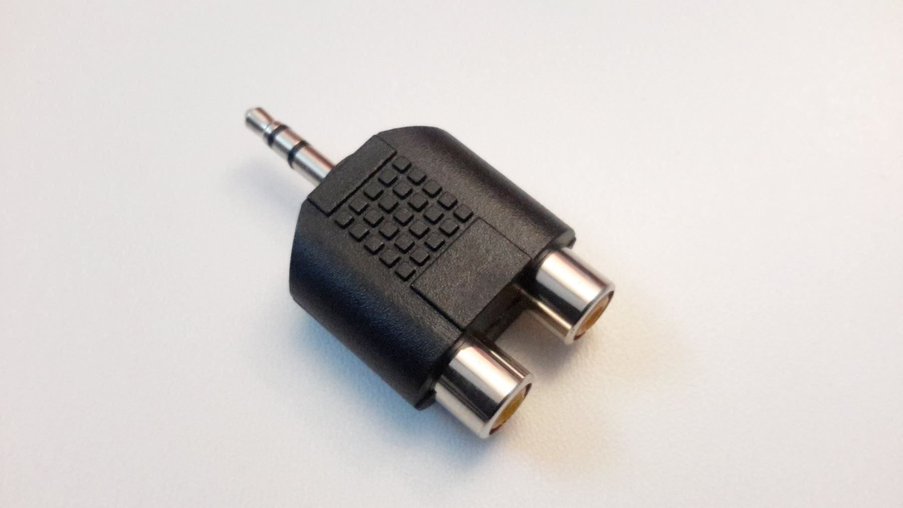 Laufwerke & Adapter: Adapter 3,5 mm Klinke auf 2x Cinch – Neu und originalverpackt aus St. Gallen von cointec