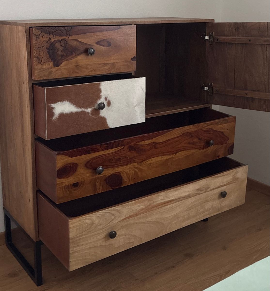 Cassettiere: Holz Kommode – Nuovo (secondo la descrizione) da Emmenbrücke venduto da pet_5w6x