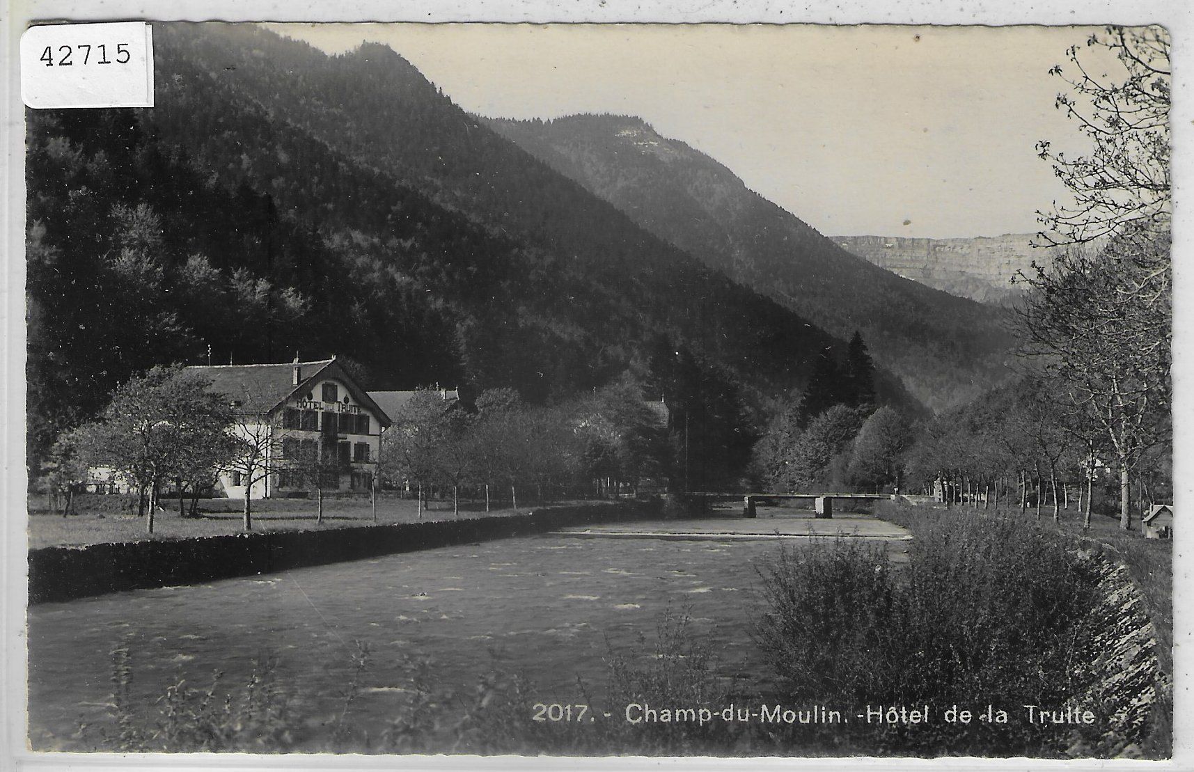 Cartoline postali: Champ-du-Moulin - Hotel de la Truite – Usato da Ettingen venduto da Kartenplanet