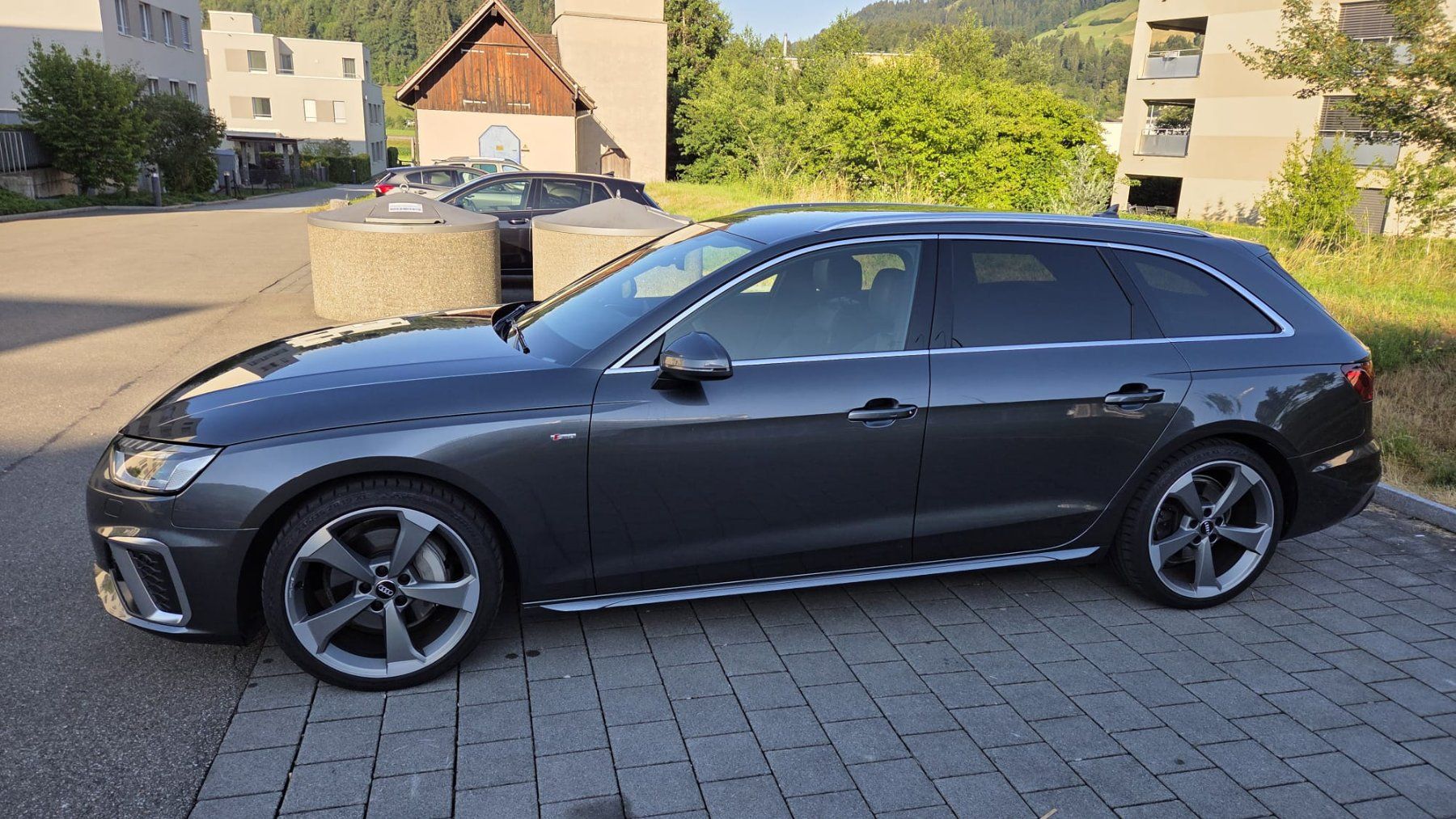 Audi Autos: AUDI A4 AV 40 TDI qu. – Gebraucht aus Aettenschwil von bteam 1