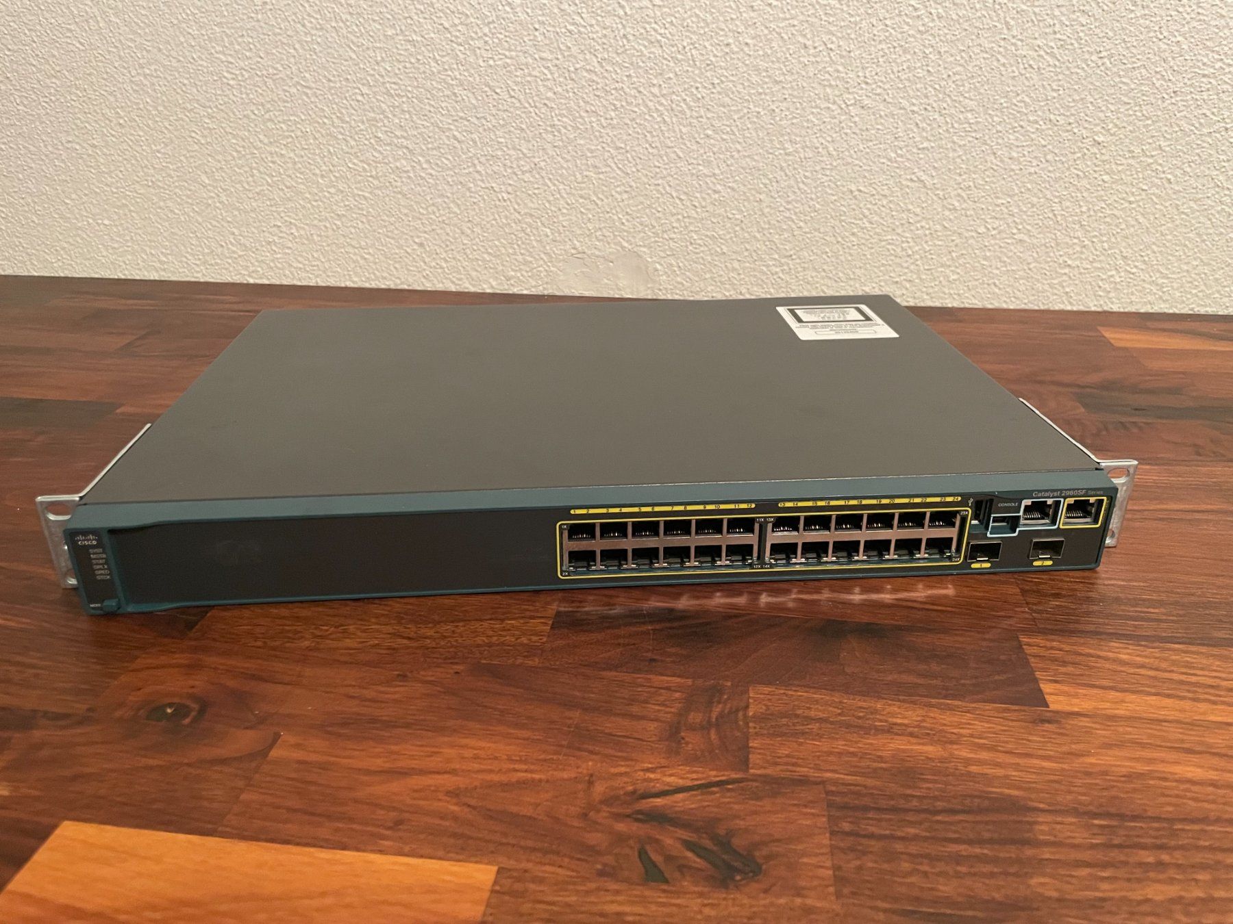 Hub & Switch: Cisco Catalyst 2960SF, 24 Port – Usato da Mellingen venduto da Browser67