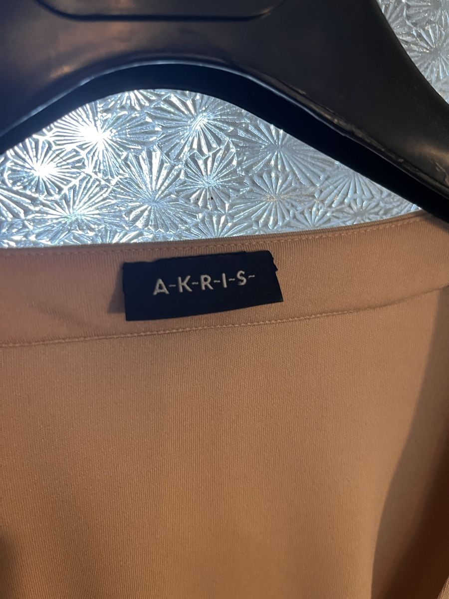 Akris T-shirt: Akris Shirt mit tollem Ausschnitt – Usato da st. gallen venduto da jefesmith 1