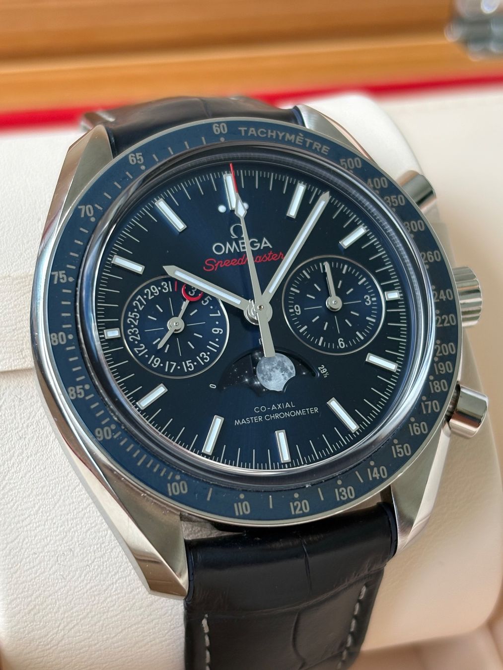 Omega Montres: OMEGA Speedmaster Moonphase Fullset – D'occasion à Birsfelden par Mynos 5
