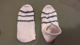 Handgestrickte Haussocken | Chaussettes tricot. main | 38–40
