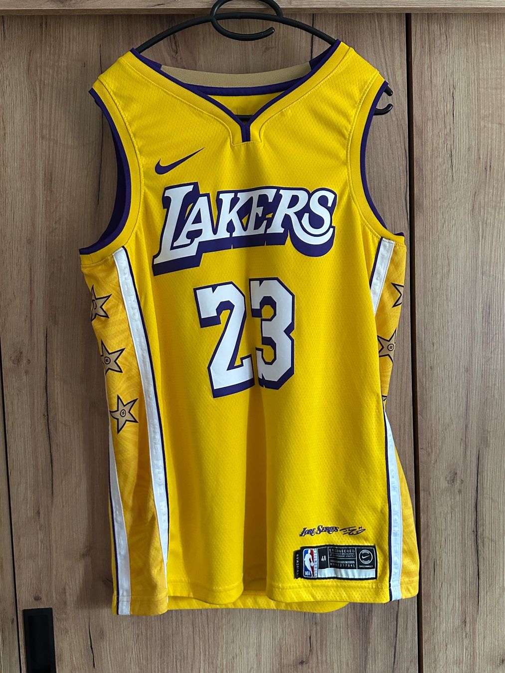 Lakers Canottiere & Pantaloni: Lebron James Lakers Jersey Lore Series – Nuovo (secondo la descrizione) da Ittigen venduto da saa_8kfv 1