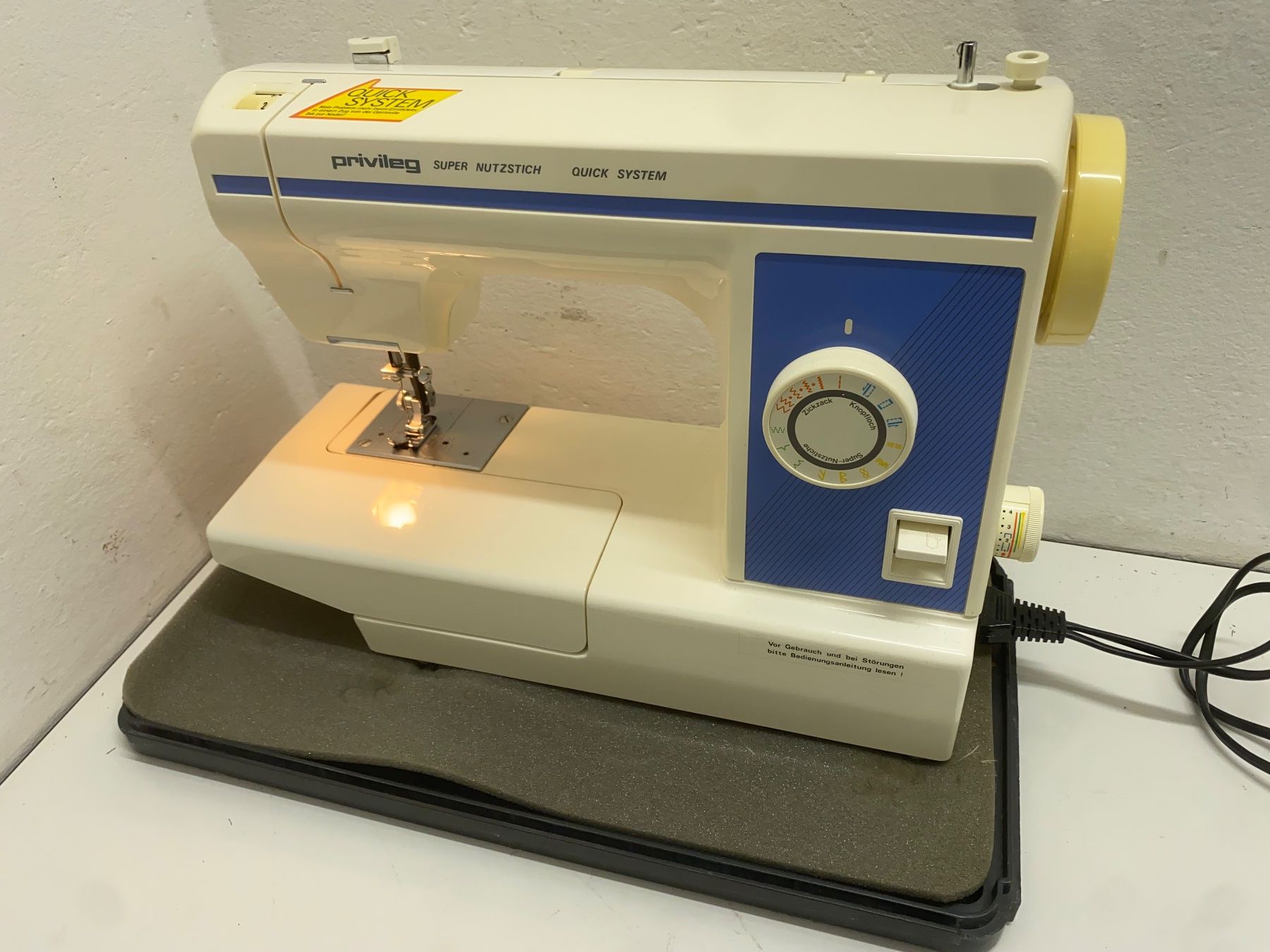 Macchine da cucire: Privileg Super Nutzstich Quick System  435 Nähmaschine – Usato da Niederdorf venduto da LeptonAG 1