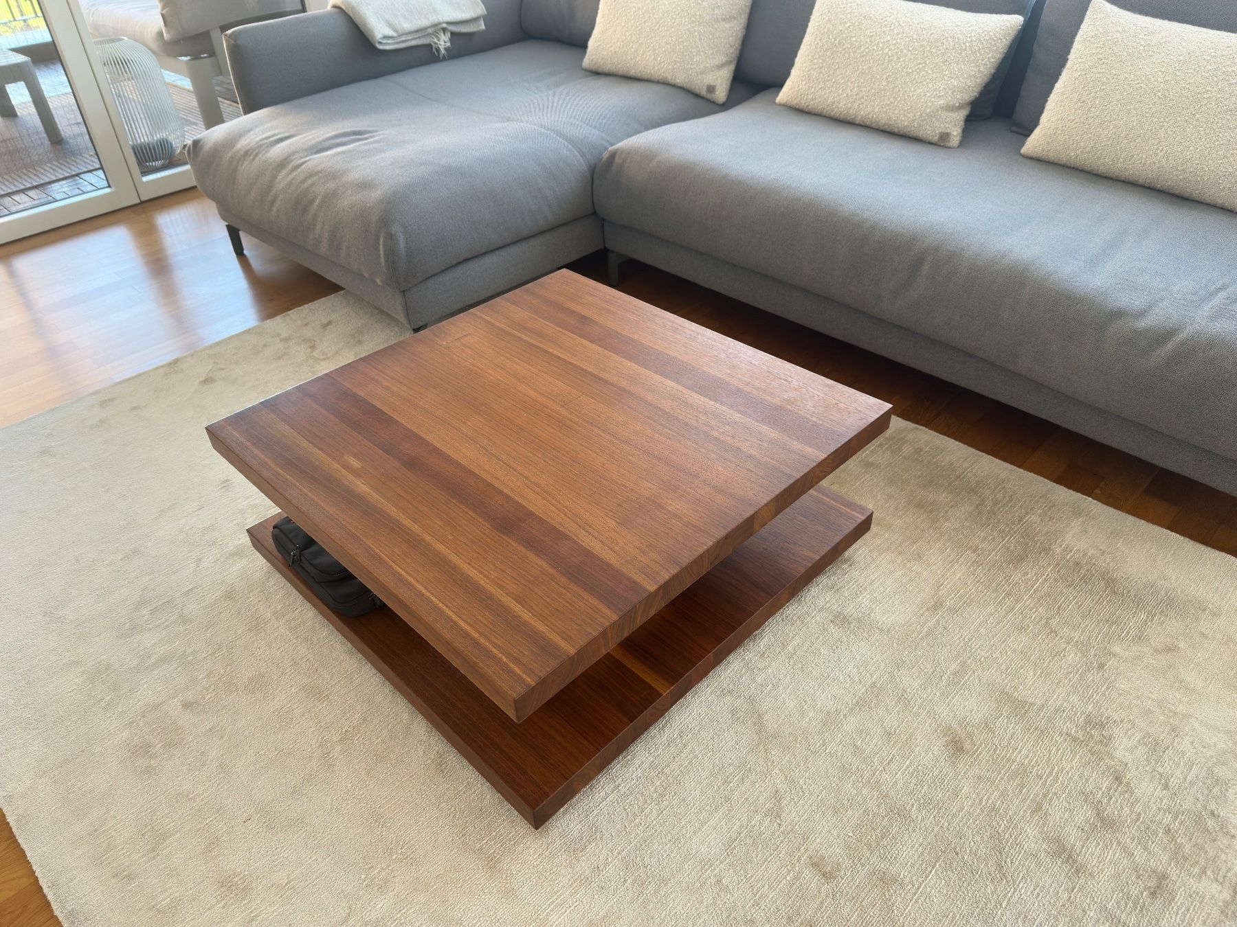 Team7 Tables: TEAM 7 Design Couchtisch C3 Nussbaum – D'occasion à Allschwil par Oliver-K.