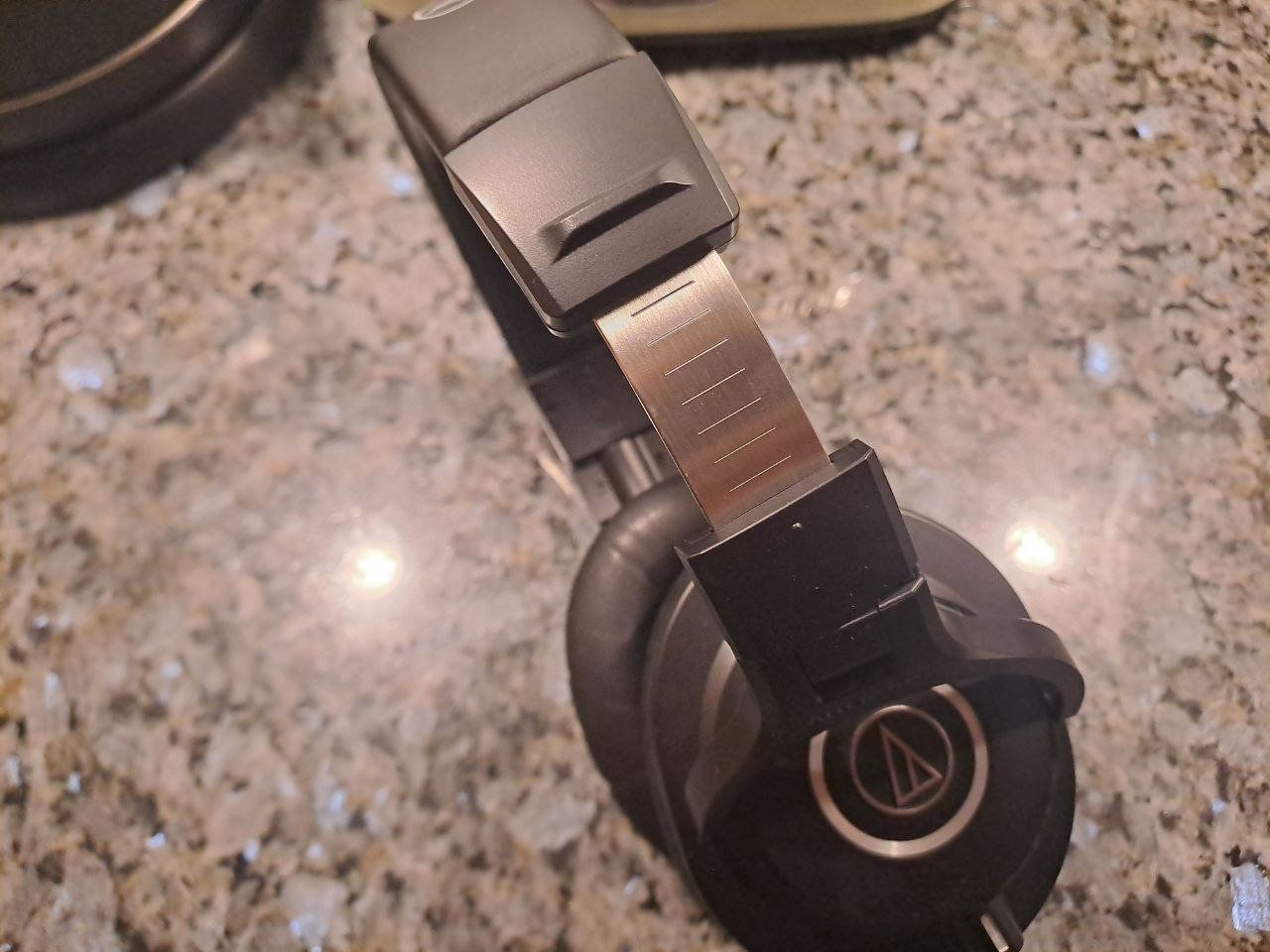Audio Technica Cuffie: Audio-Technica Kopfhörer schwarz neuwertig – Nuovo (secondo la descrizione) da Zürich venduto da tulalitulala 3
