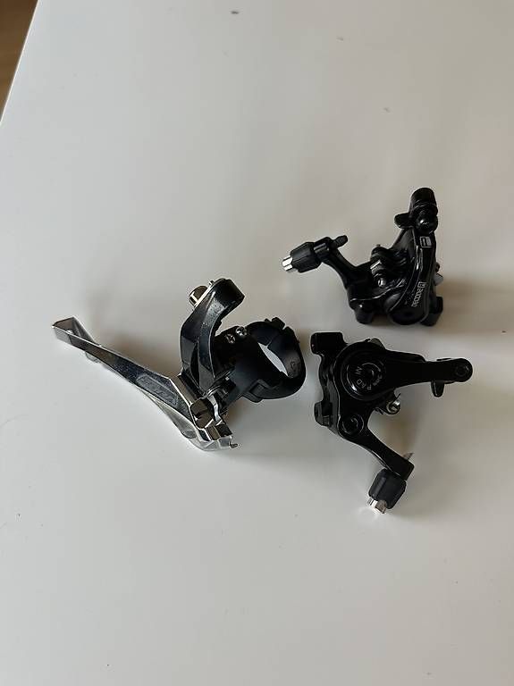 Pièces détachées: Disc Brake Caliper and Front Derailleur – D'occasion à Zürich par dst_585r