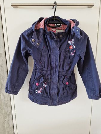 Übergangsjacke mit Schmetterlingen