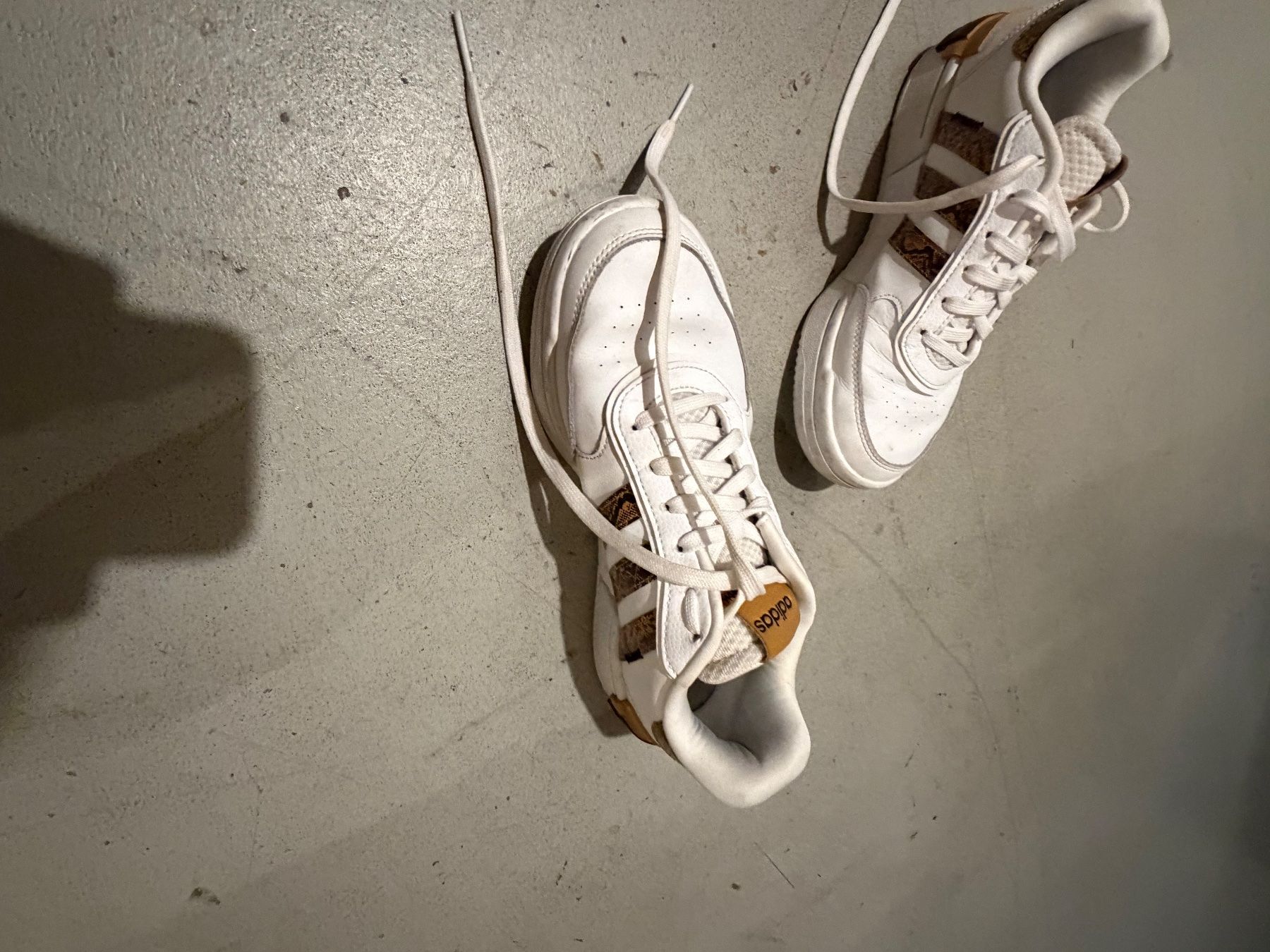 Adidas Chaussures femmes: Adidas Sneaker – D'occasion à Oberriet SG par Tschudi123 2
