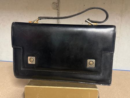 Elegante Vintage Handtasche aus Leder - Schwarz zeitlos!