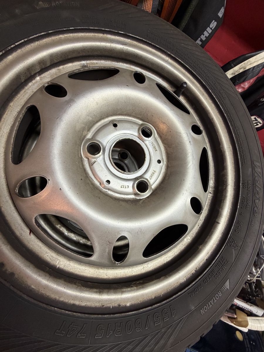 Pneumatici & Ruote complete: Winterreifen 155/60R15  – Usato da Oberwil BL venduto da blo_h976 1