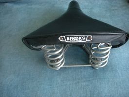 Brooks uralte Velosattel (gross und breit)