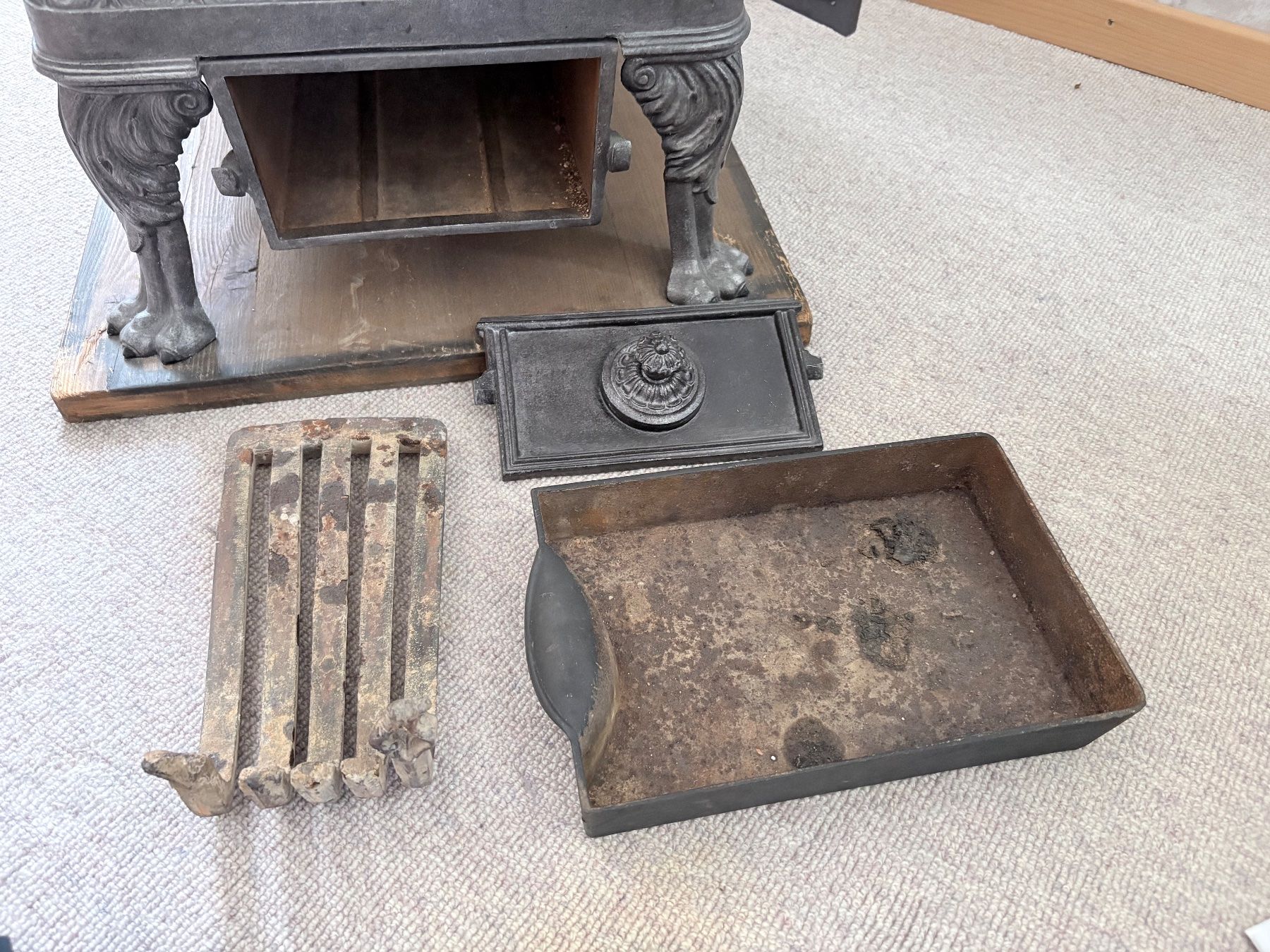 Altri mobili d'antiquariato: Gussofen Antik – Usato da Bonstetten venduto da Bunna 4