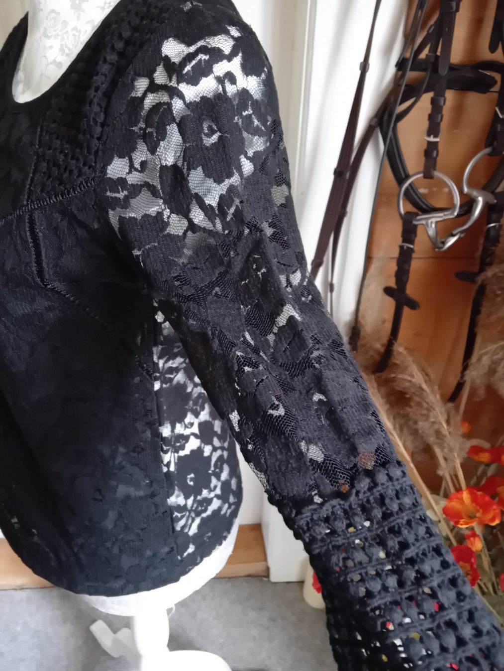 Mango Tops: Schickes Spitzenoberteil, Gr. S, MNG – Gebraucht aus Rüthi (Rheintal) von titlis07 2