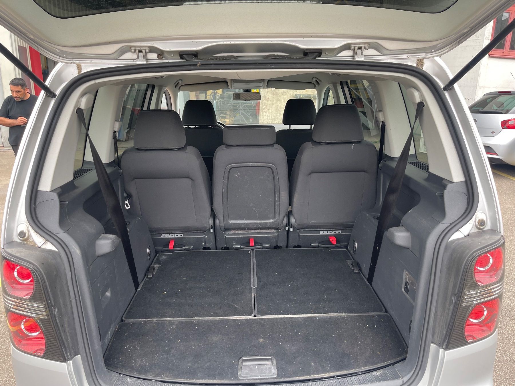 VW Autos: VW Cross Touran 1.4 TSI 7 Plätzer – Gebraucht aus Winterthur von CamperBau 6