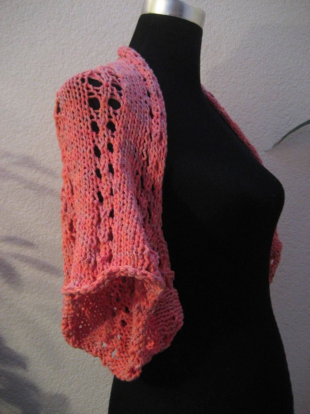 Top: Tricot main, neuf, pièce unique !!! – Nuovo e nell'imballaggio originale da Delémont venduto da marryb