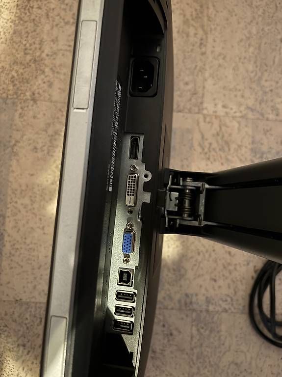 Monitor: Dell Bildschirm  – Usato da Oberthal venduto da gil_pqt5 3