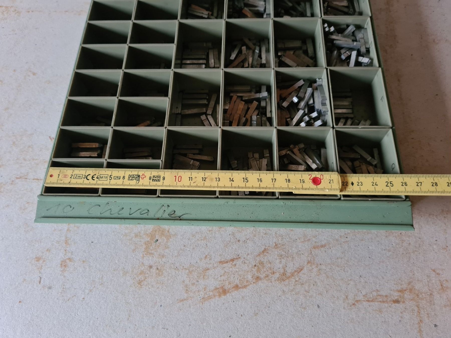 Tutti gli attrezzi: Bleisatz Buchstaben Letterpress Chevalier 10 – Usato da Escholzmatt venduto da FuyuIgloo 1