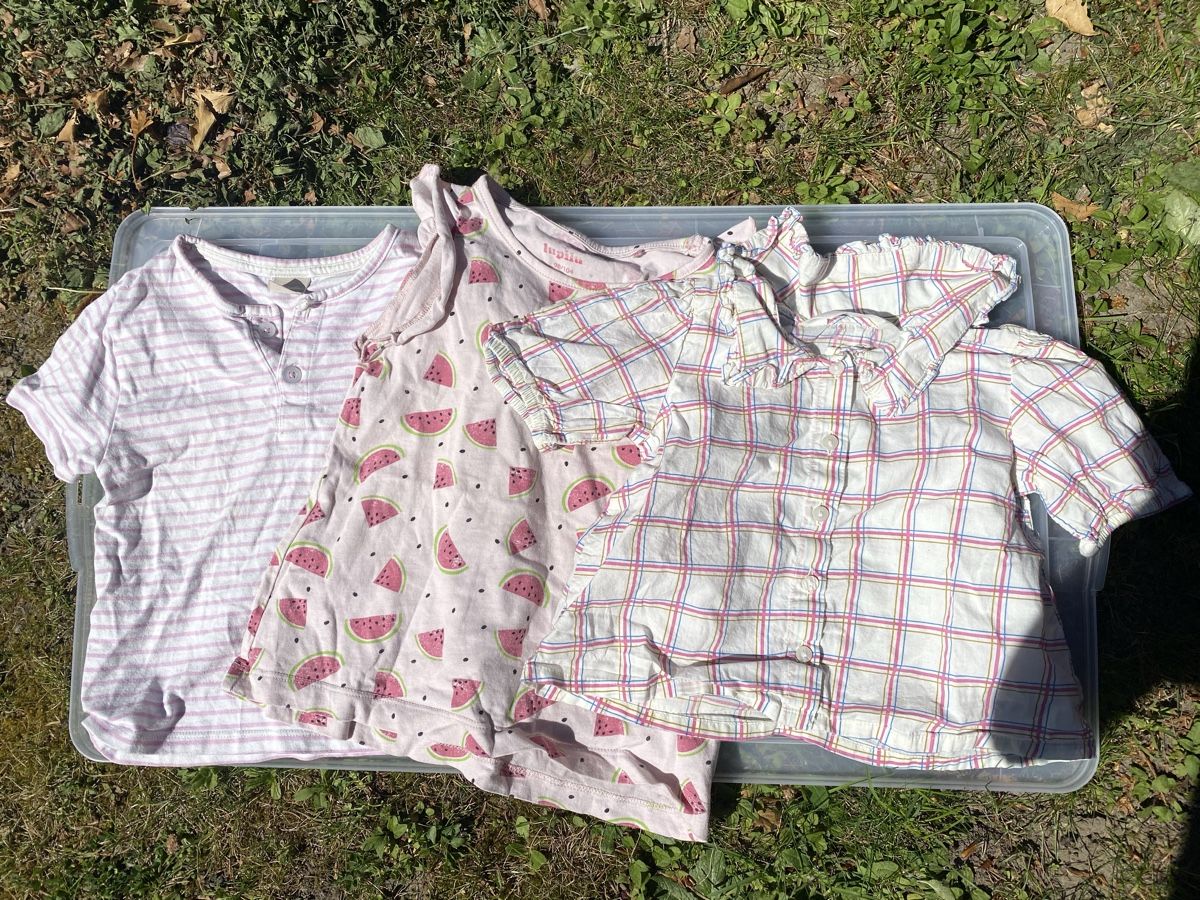 Lotti & Set di vestiti: Kleiderpaket 16-teilig 98/104 – Usato da Pieterlen venduto da joanabla 5