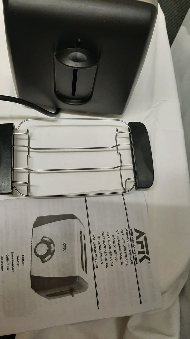 Elettrodomestici da cucina: Toaster – Nuovo e nell'imballaggio originale da Luzern venduto da PAPPALARDO1955 2