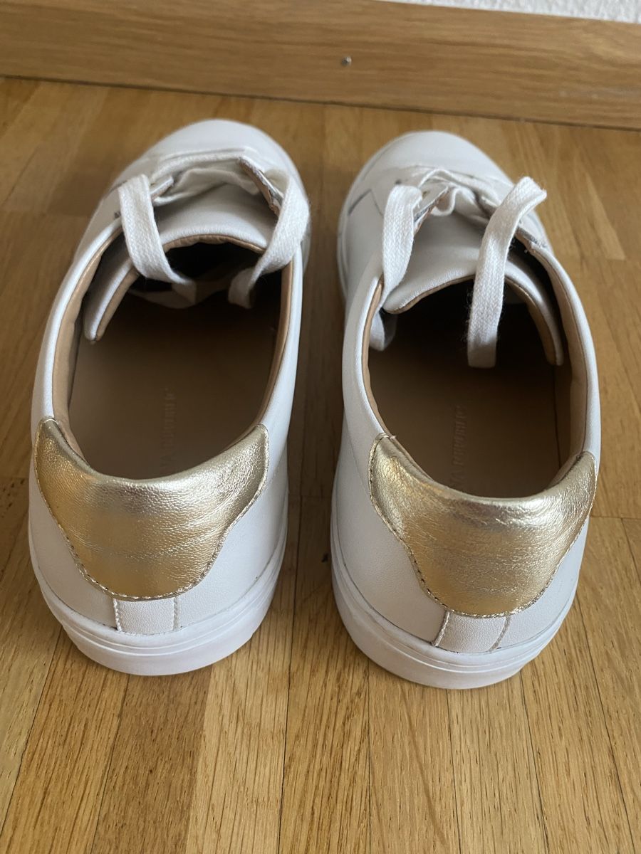 Banana Republic Herrenschuhe: Banana Republic Ledersneaker – Gebraucht aus Aesch BL von Gamazoru 2