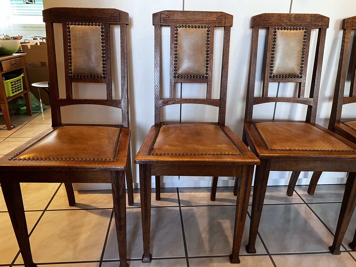 Set di tavolo e panche: Tisch und 5 Stühle Nussbaum gebraucht – Usato da Neuenegg venduto da Magosaurus 4