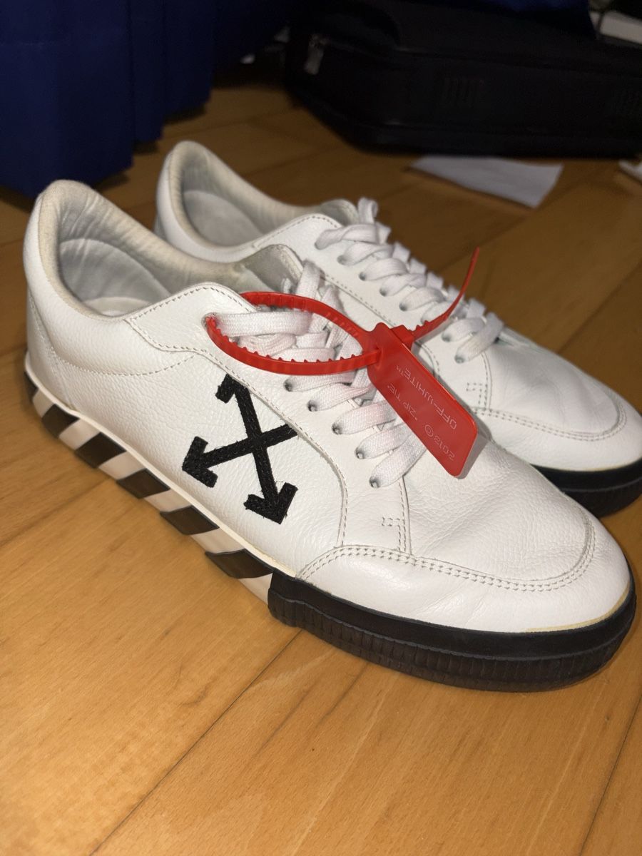 Off-White Scarpe da uomo: OFF WHITE VULC LOCO STRIPE Sneaker – Usato da Hünenberg venduto da den_b5bc 3