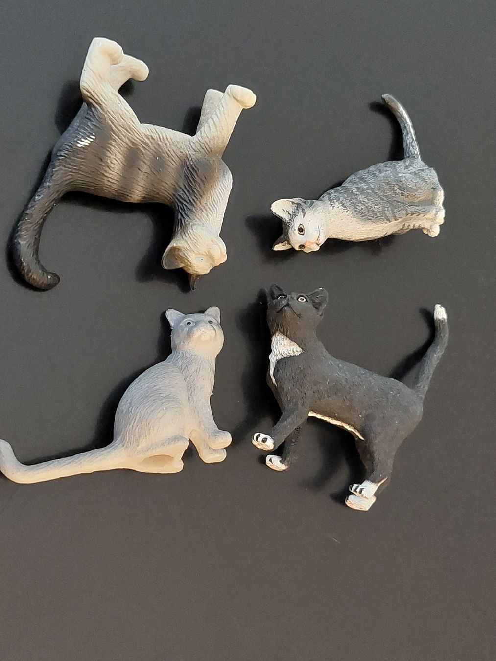 Schleich Statuette: 4 Kätzchen ( 2 Schleich  Katzen) – Usato da Zetzwil venduto da lanst08 7