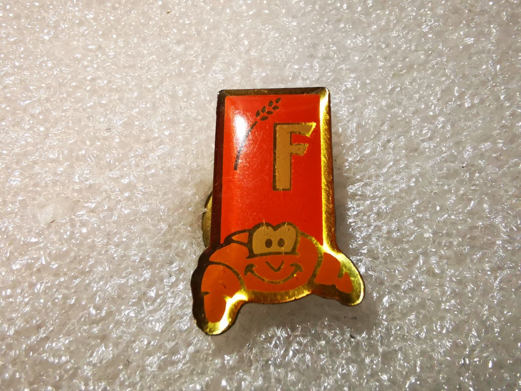 Placchette & Badge: Ansteckpin 5: F – Usato da Oppligen venduto da Pin-Fall-Shop