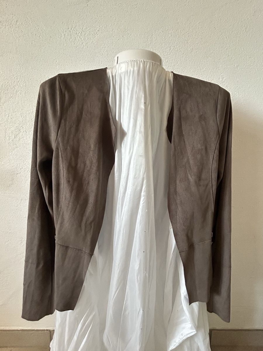 Only Giacche: ONLY Damen Jacke Grösse 38 braun Lochmuster – Usato da Röschenz venduto da c_k_wj8r