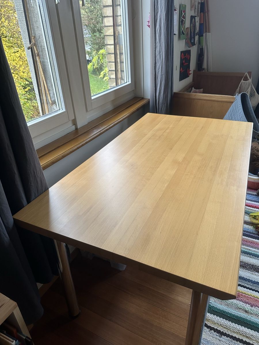 Tables: Tisch, Schreibtisch – D'occasion à St. Gallen par SaryK 1