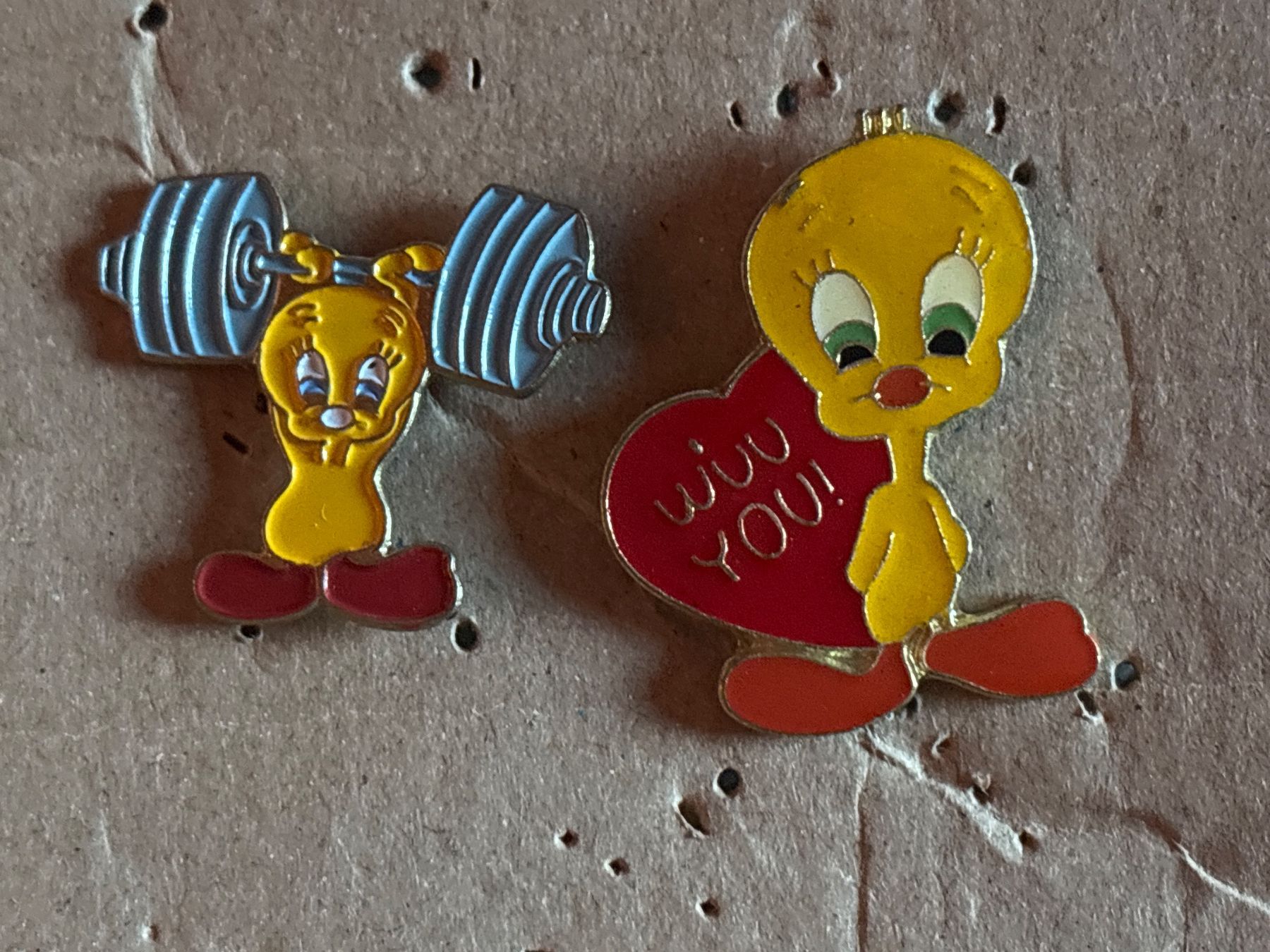 Plaketten & Abzeichen: Pins Tweety – Gebraucht aus Lützelflüh-Goldbach von NicoleL.