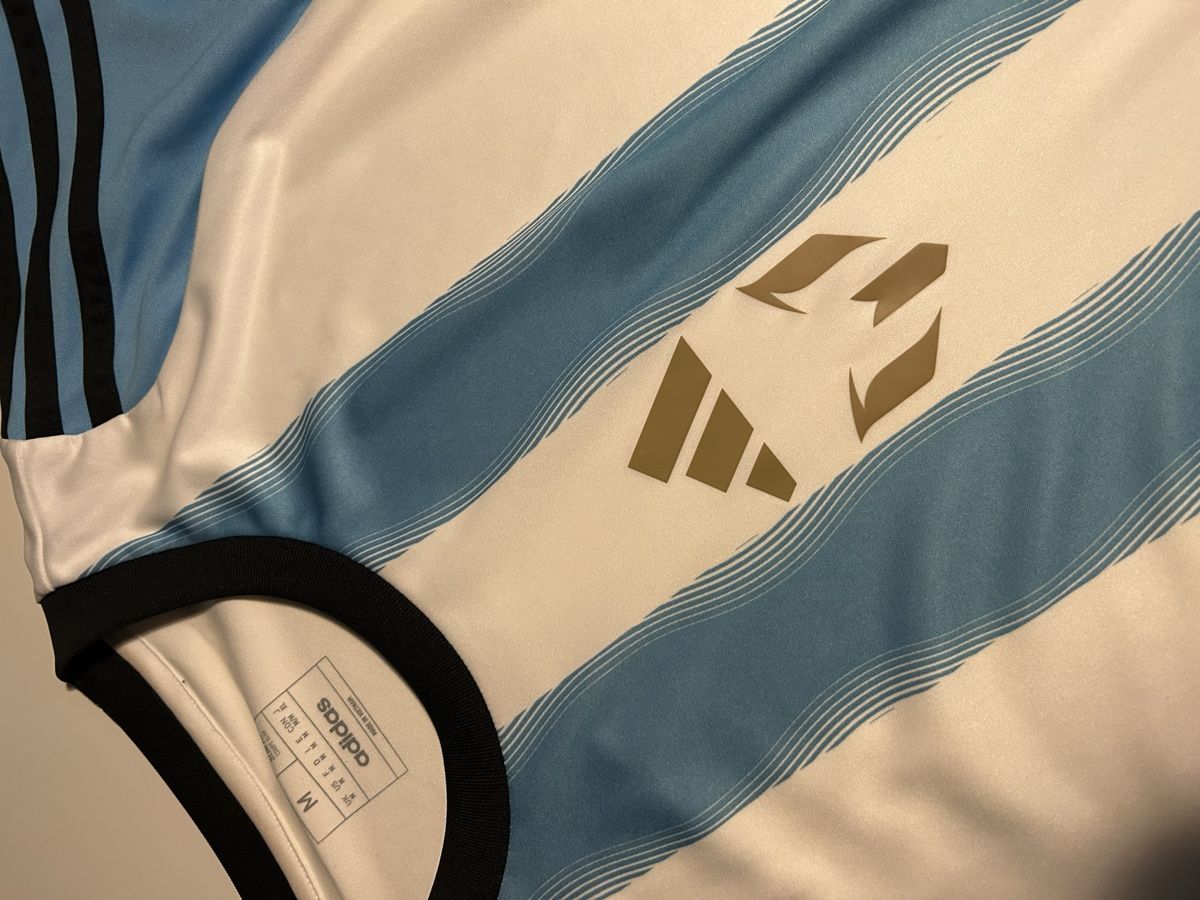 Adidas Leibchen & Hosen: Argentinien Special Edition Messi Trikot – Neu (gemäss Beschreibung) aus Kirchberg BE von inmediasres 1