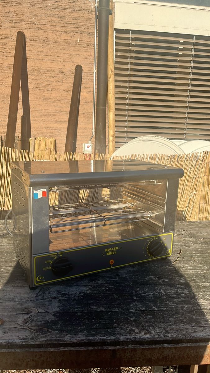 Tutte le macchine: Roller Grill Ofen  – Usato da Zürich venduto da car_pk79