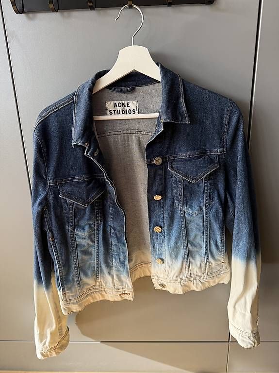 Acne Studios Jacken: Acne Studios Jeansjacke Gr. 36 - Ombre Look – Gebraucht aus Wallisellen von spirited24