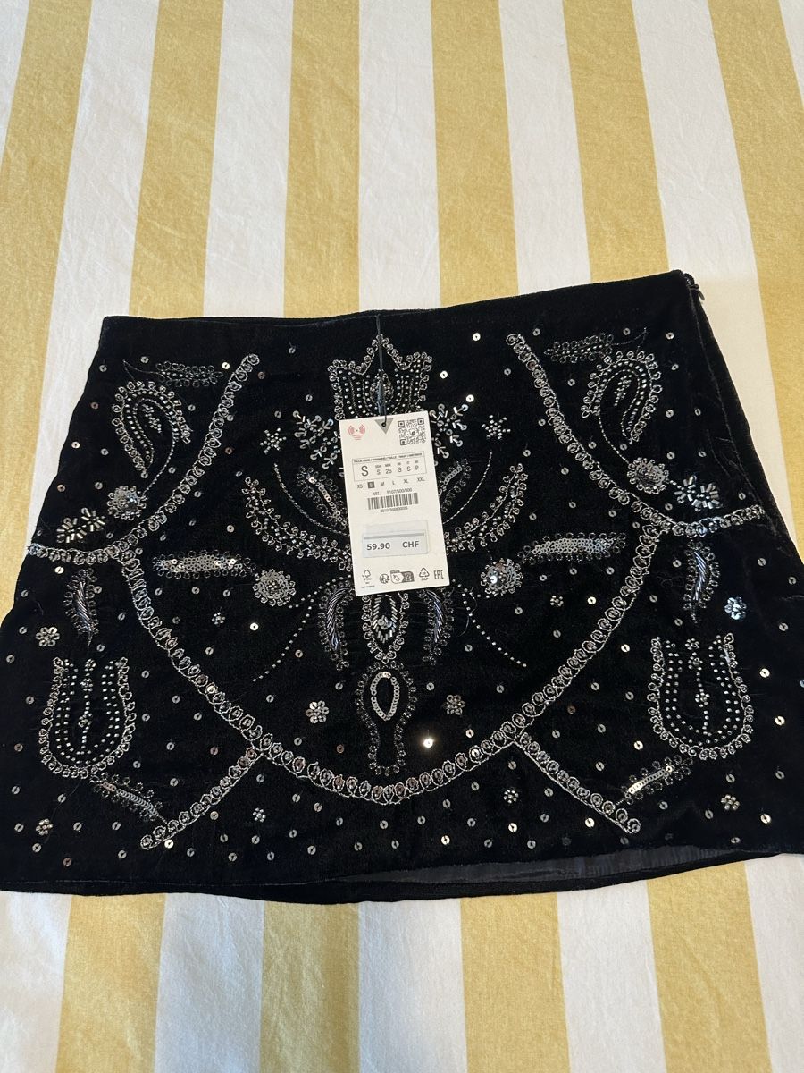 Zara Jupes: Sequin skirt – Neuf avec emballage d'origine à Buchrain par Franciscacsousa