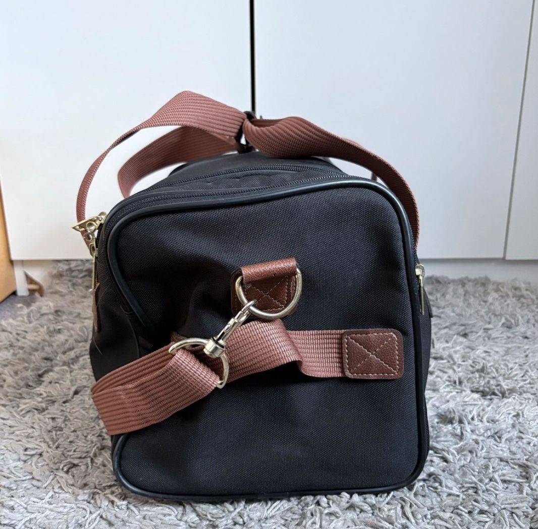Samsonite Valigie: Sac de voyage noir Samsonite – Nuovo (secondo la descrizione) da Moudon venduto da TigerrrEye 1