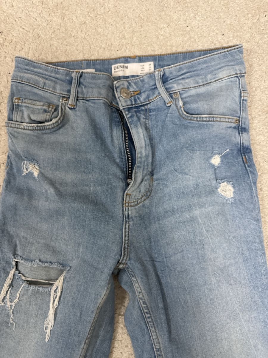 Jeans: Zerrissene Jeans – Usato da Bolligen venduto da arg_v256