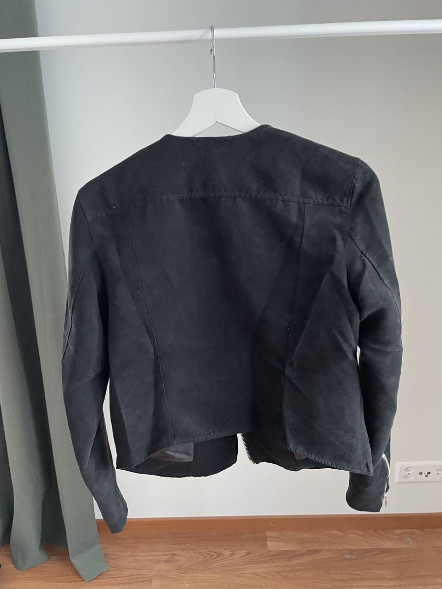 H&M Giacche: Leichte Jacke in Wildlederoptik – Usato da Erstfeld venduto da _ArimaS_ 2