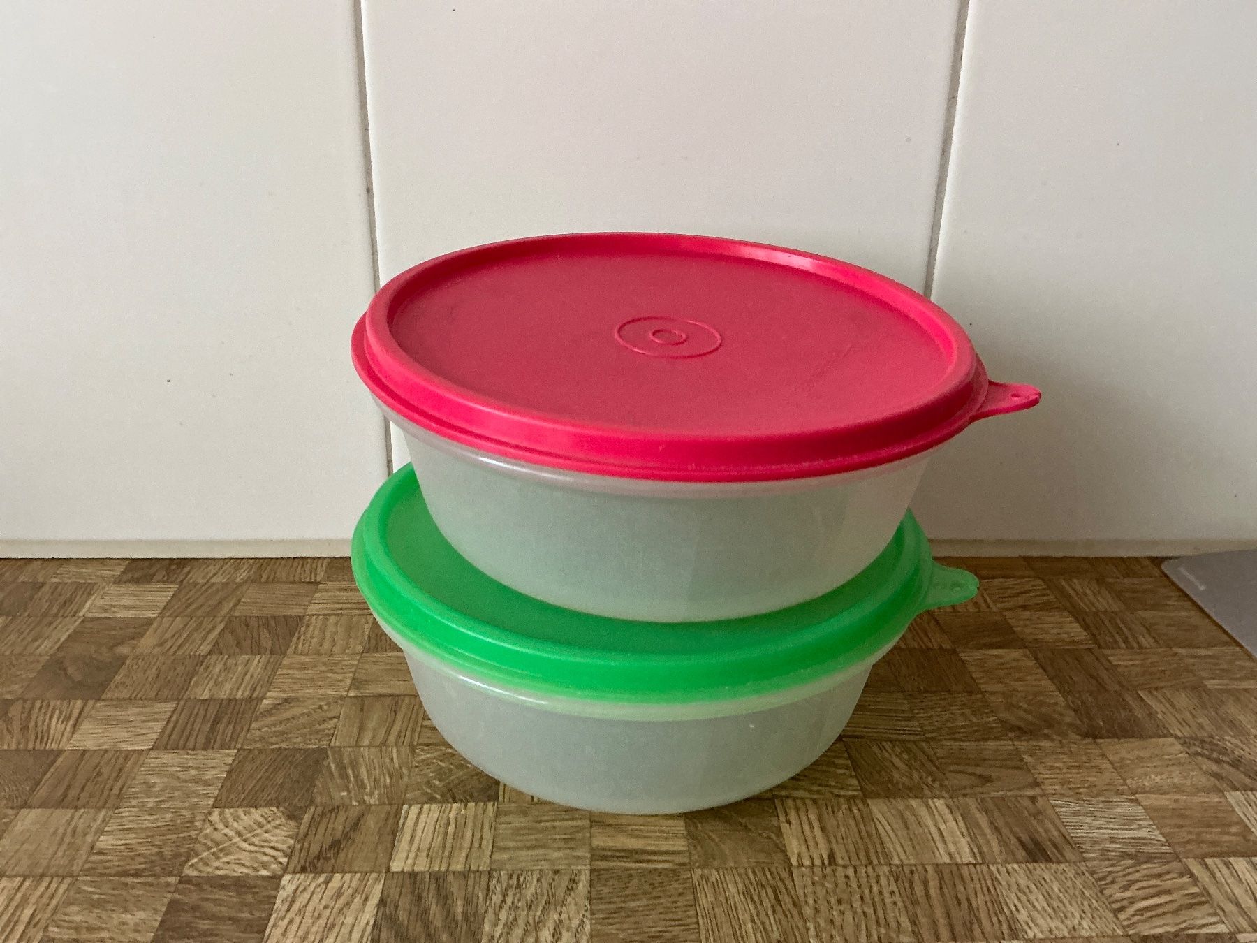 Tupperware Behälter & Ähnliches: Tupperware 2 Schüsseli – Gebraucht aus Birmensdorf ZH von Hilhan 1