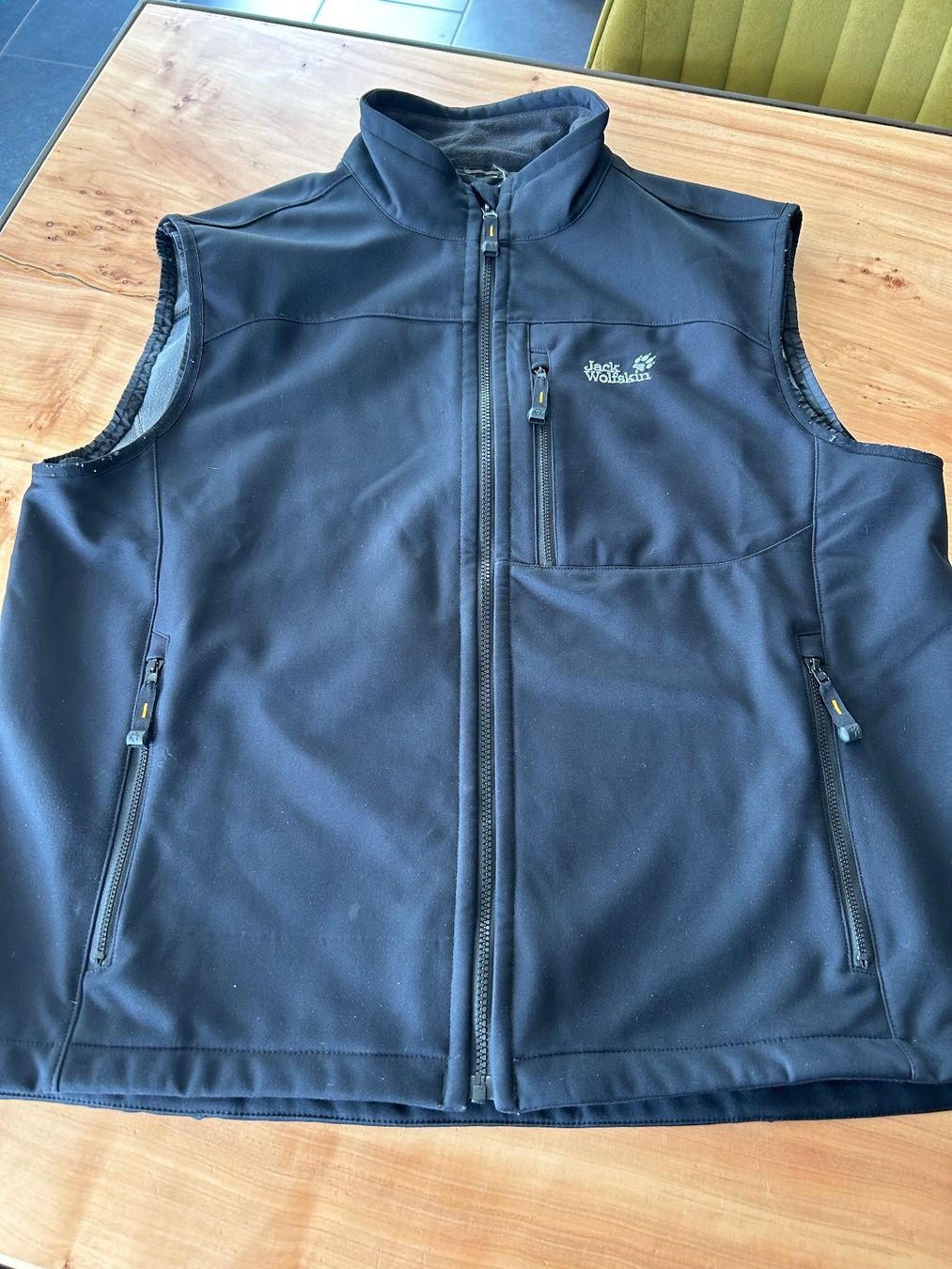 Jack Wolfskin Gilet & Giacche: Jack Wolfskin Weste schwarz Grösse XL – Usato da Kaltbrunn venduto da lagone1