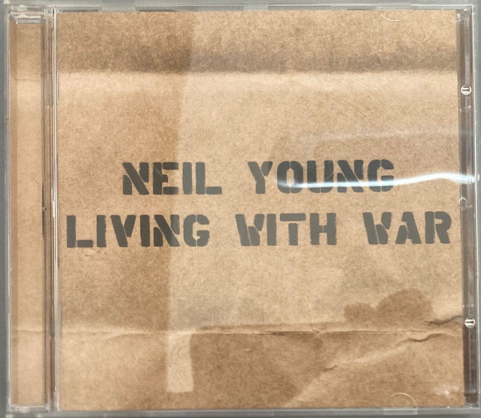 CD: NEIL YOUNG - LIVING WITH WAR – Usato da Poliez-Pittet venduto da Newtown-Records