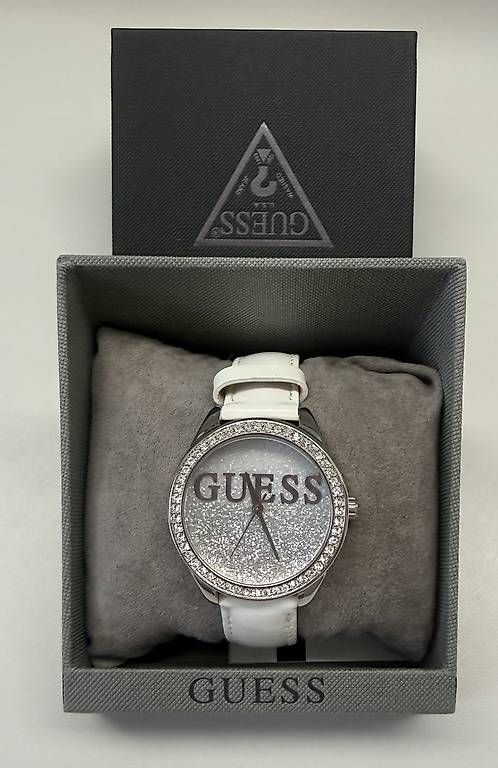 Orologi: Guess Uhr weiss – Usato da Gattikon venduto da laila.e_